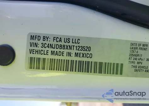 2022 Jeep Compass Latitude 4X4 z USA, uszkodzony, nr VIN 3C4NJDBBXNT123520